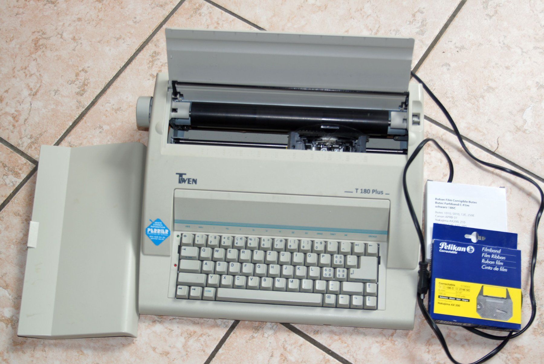 Macchine da scrivere: Schreibmaschine TWEN T 180 Plus – Usato da Biberist venduto da Peter1948