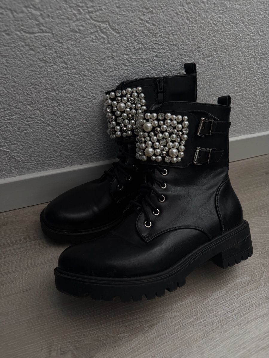 Damenschuhe: Stiefel – Neu (gemäss Beschreibung) aus Tennwil von Zenayda