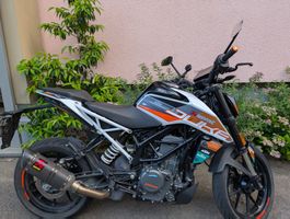 KTM Duke 390, Akrapovič - Frisch ab Service - 1. Hand