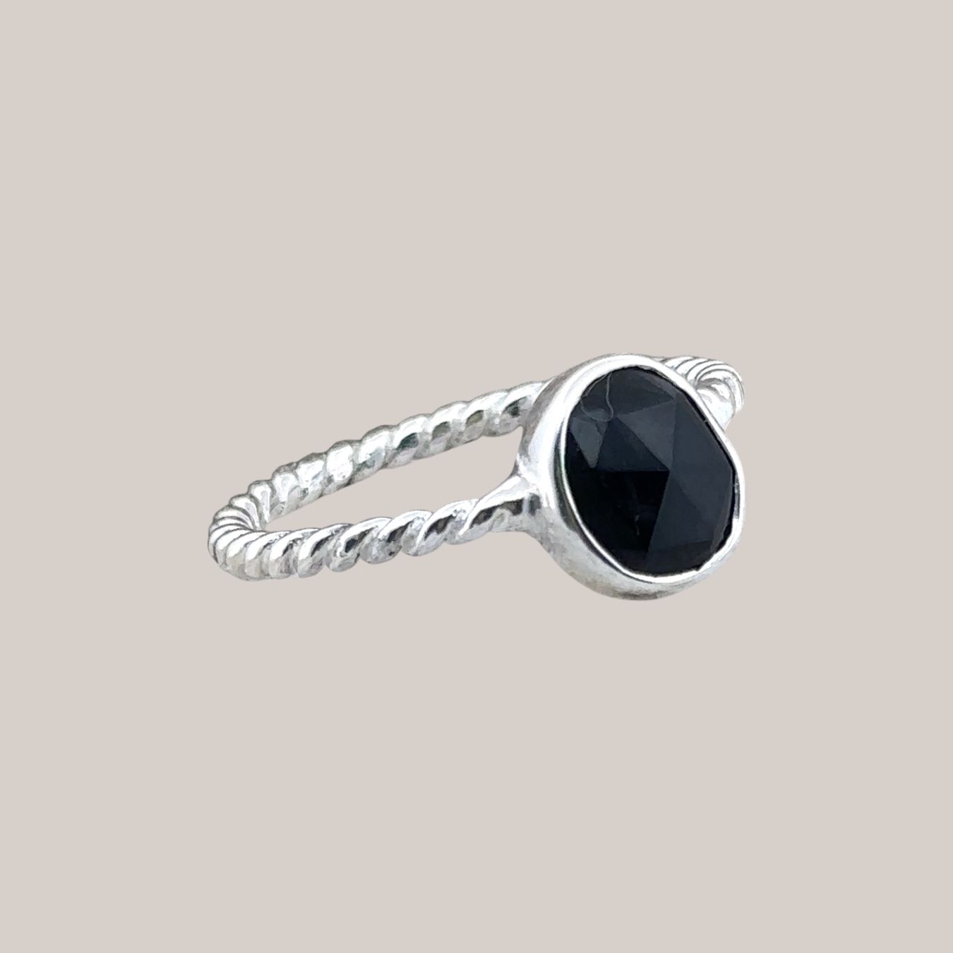 Olga Ribler Anelli: Silberring mit Onyx Stein, Grösse 58 – Nuovo (secondo la descrizione) da Luzern venduto da MonikaS03 2