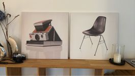 Leinwand Bild Deko Polaroidkamera und Stuhl 