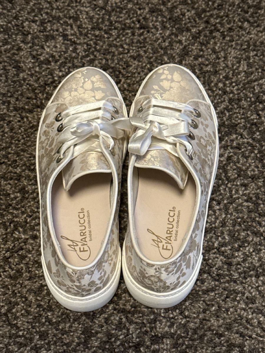 Fiorucci Scarpe da donna: Fiorucci Brautschuhe Sneaker, Blumenmuster – Nuovo e nell'imballaggio originale da Uerikon venduto da Vanessita07 2