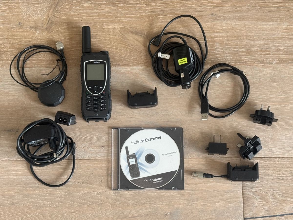 Portables: Iridium Extreme Satellitentelefon 9575 komplett Set – D'occasion à Lengnau AG par PwieP