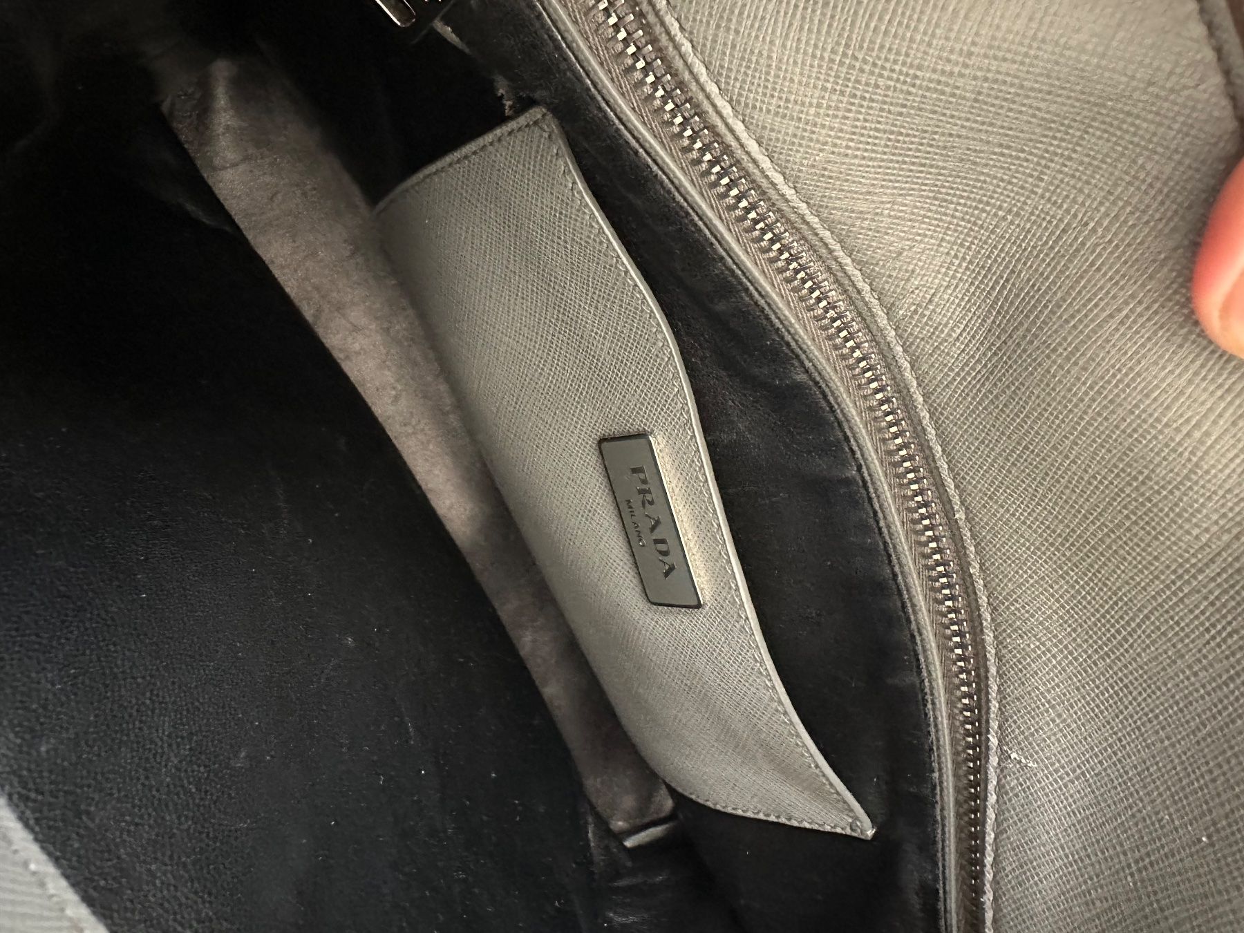 Prada Borse da donna: PRADA TRIPLE POCKETS TOTE BAG – Usato da Pregassona venduto da Reluxuryspace 9