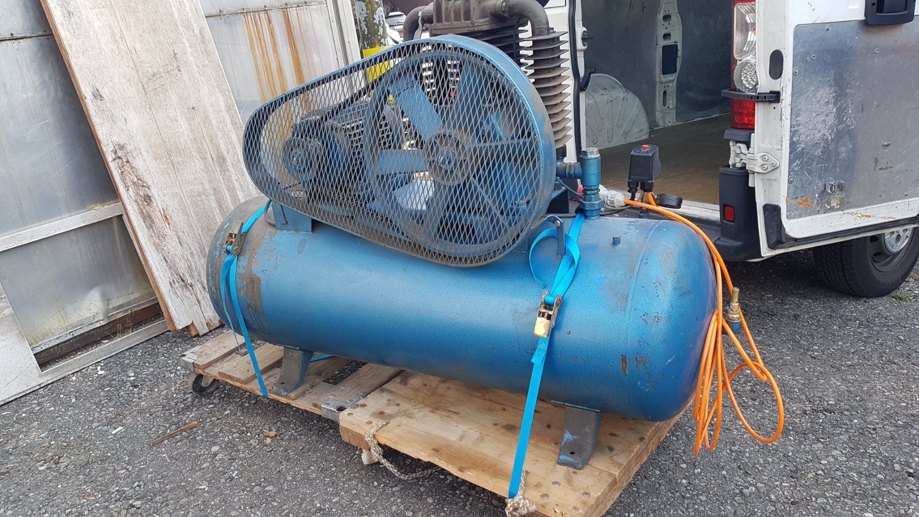 Compresseurs: COMPRESSOR 380V – D'occasion à Biel / bienne par Sarouch9