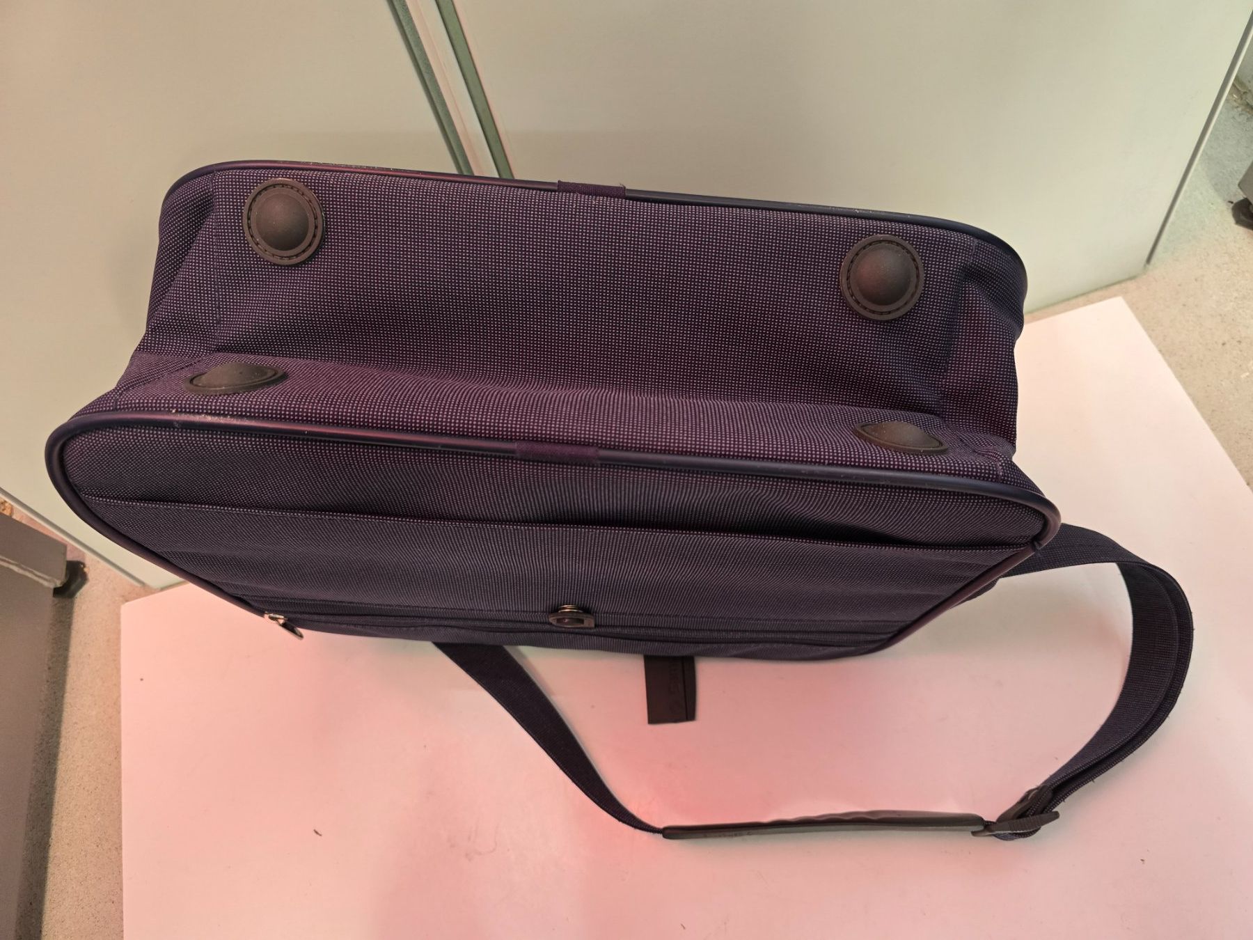 Samsonite Borse: Samsonite Umhängetasche Reisetasche blau – Usato da Zofingen venduto da Loop_ReSale 4
