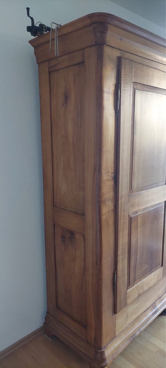 Schränke: Antiker Schrank Kirschbaumholz massiv  – Gebraucht aus Felben-Wellhausen von Formel1urs1970 5