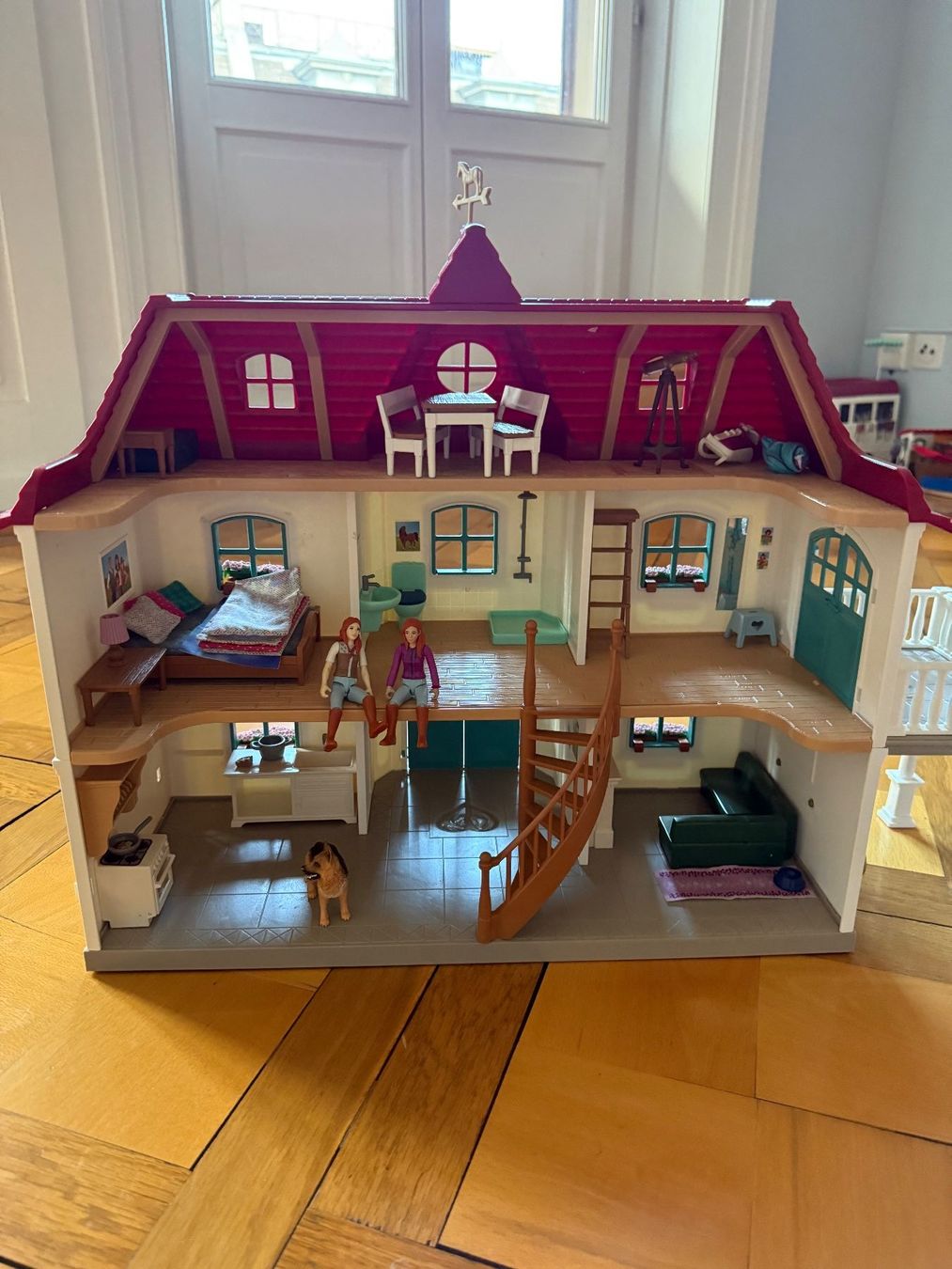 Schleich Spielzeuge: Schleich Haus mit Stall – Gebraucht aus ZÜRICH von Soraone1