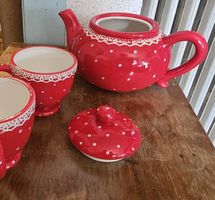 Service à thé rouge à pois, motif dentelle - décoratif!