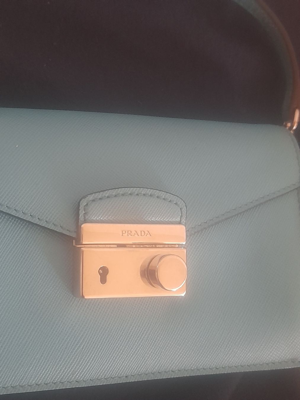 Borse da donna: Sac PRADA, en cuir bleu.  – Usato da Lausanne venduto da Glam-Luxe 1