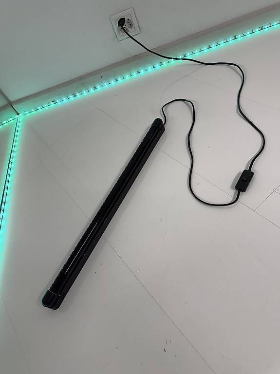 Lampen: Schwarzlichtröhre – Gebraucht aus Zürich von reg91