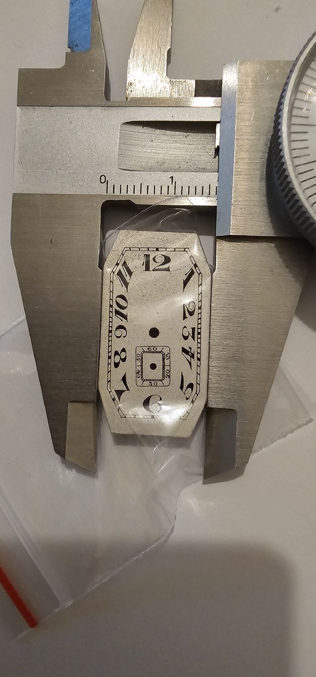 Orologi: Cadran rectangulaire ancien – Usato da Genève venduto da Fresko01