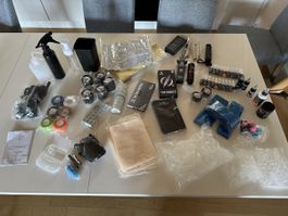 Tattoo Set Zubehör Nadeln Farben Tisch 