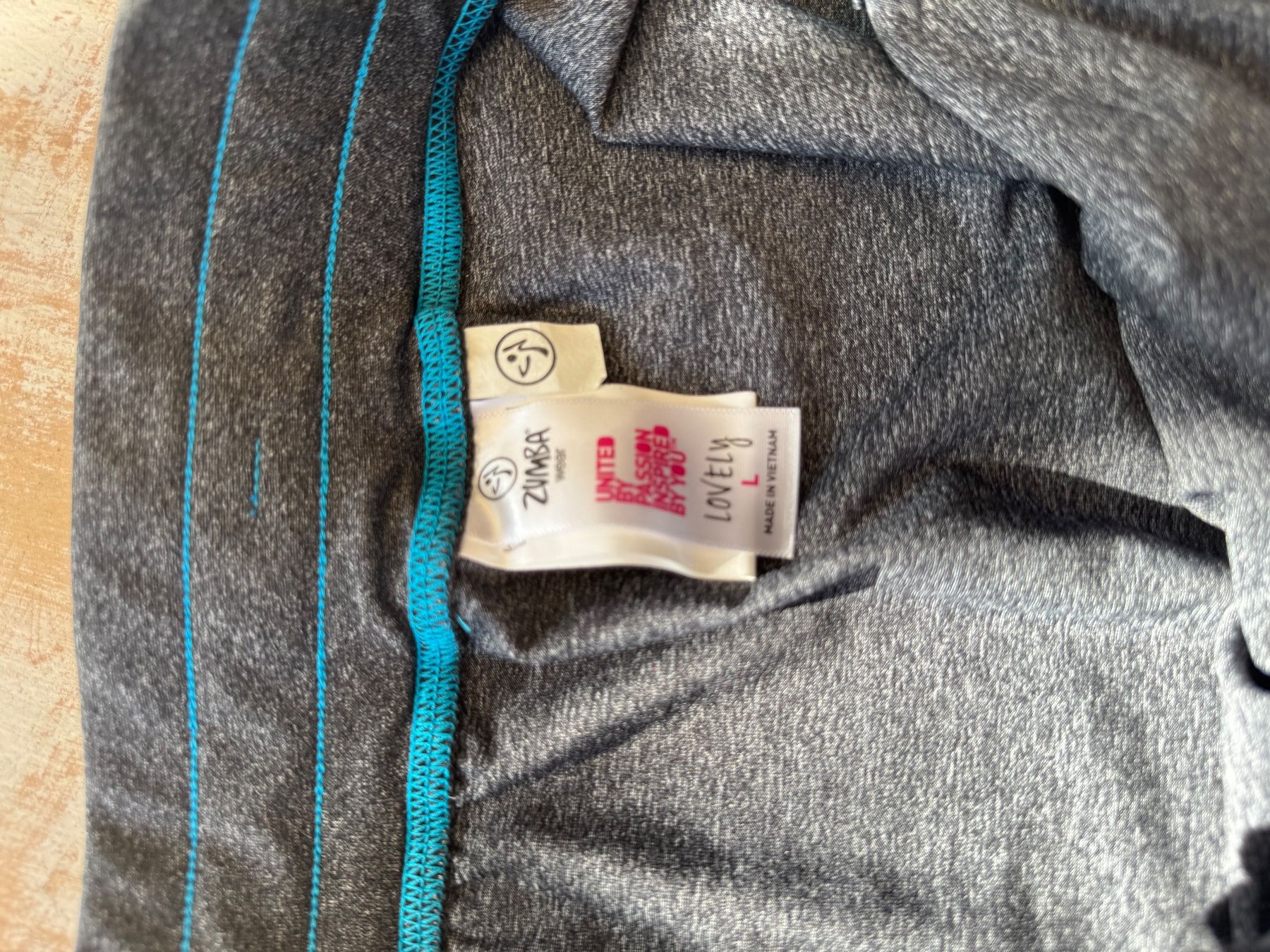 Pantaloni: Zumba Hose L – Usato da Visp venduto da Pastis 4