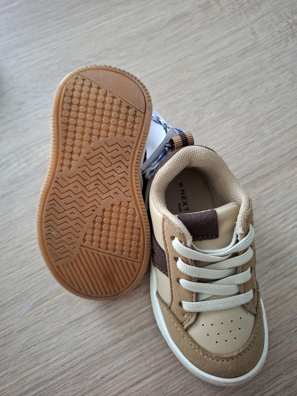 Next Schuhe für Jungen: Next Baby Schuhe, Grösse 21, braun – Gebraucht aus Steffisburg von yas_mg6v 1