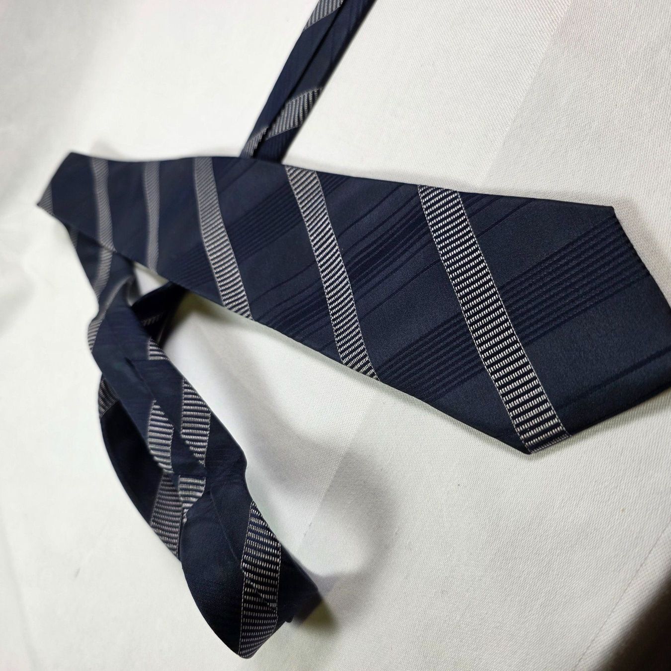 Krawatten: Elegante Herren Krawatte, Dunkelblau Seide – Gebraucht aus Wald ZH von Martin79 1