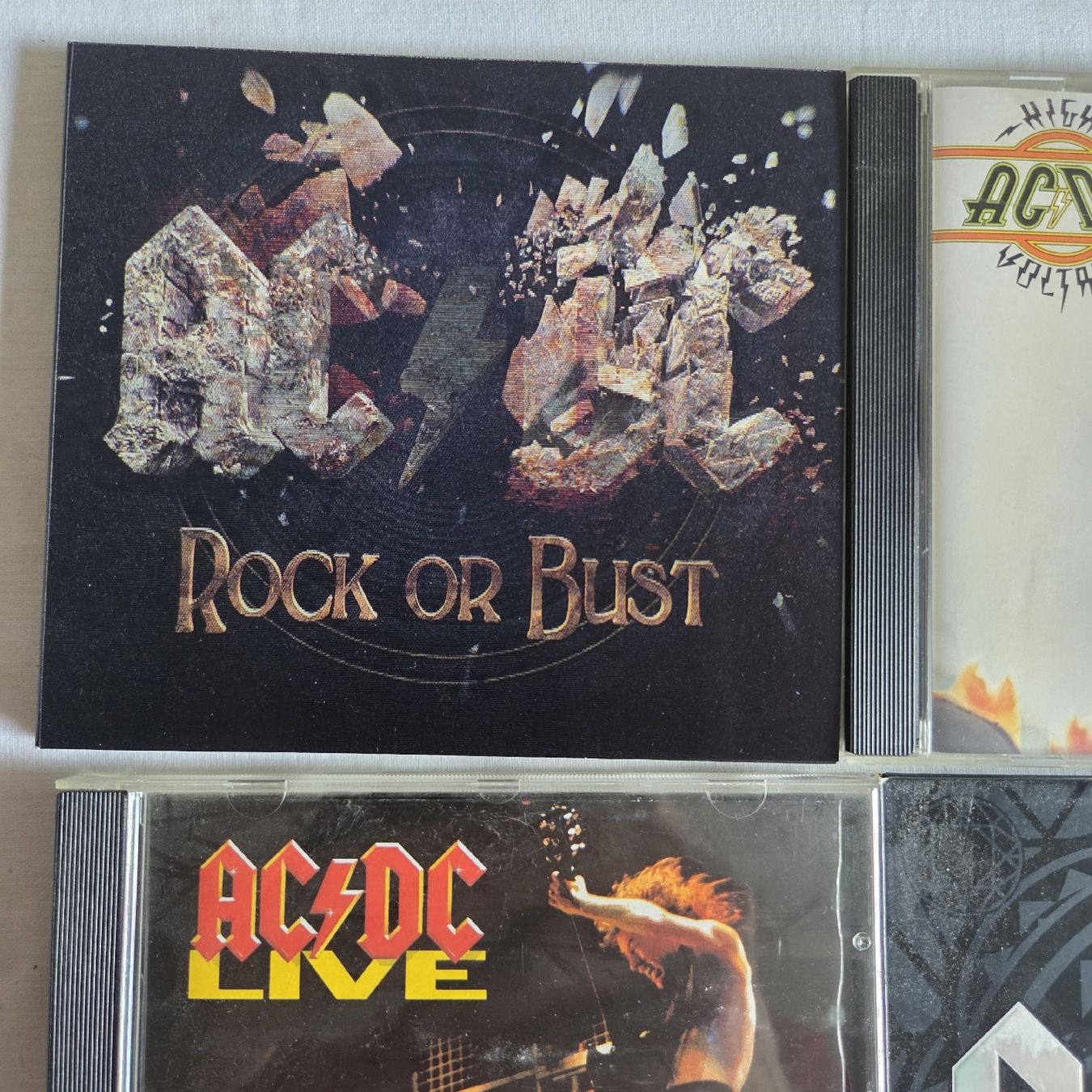 CD: AC/DC   CD Konvolut  – Usato da Stans venduto da Ducati16 2
