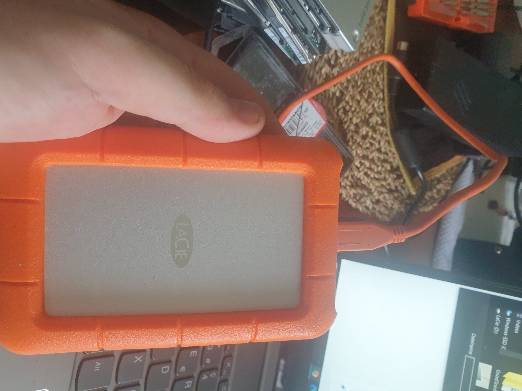 Lacie Dischi rigidi: LaCie Rugged 5 TB External HDD – Usato da Aathal-Seegräben venduto da astolp