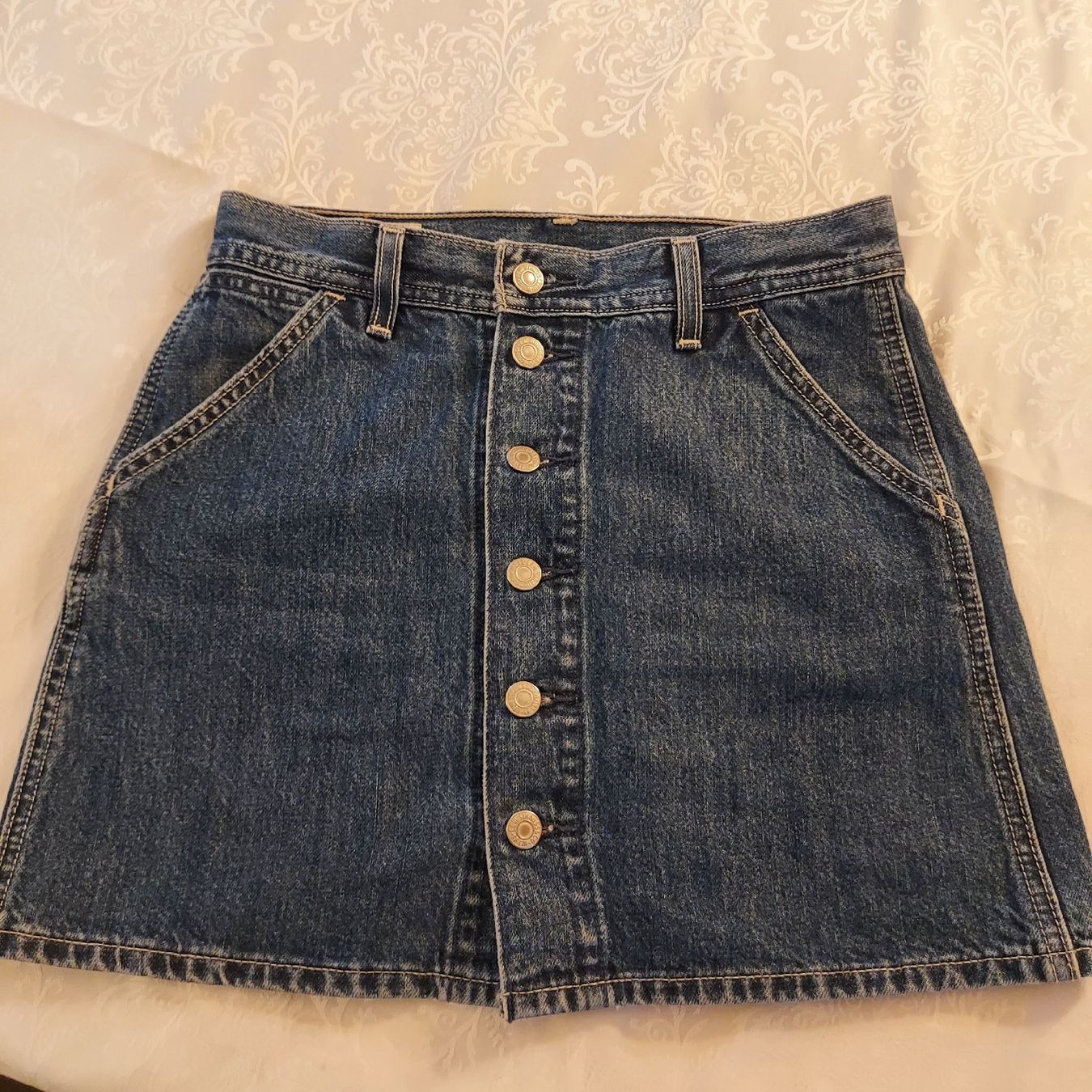 Levi's Gonne: Cooler Levi's Jeansjupe Grösse S/27 – Nuovo (secondo la descrizione) da Davos Platz venduto da nicoletta06