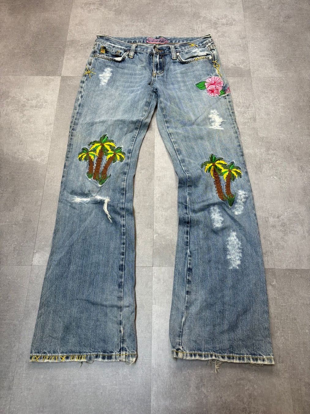 Jeans: Miss Me Bootcut Flared Jeans - Grösse M/28 – Nuovo (secondo la descrizione) da Werdenberg venduto da hase.vintage 1
