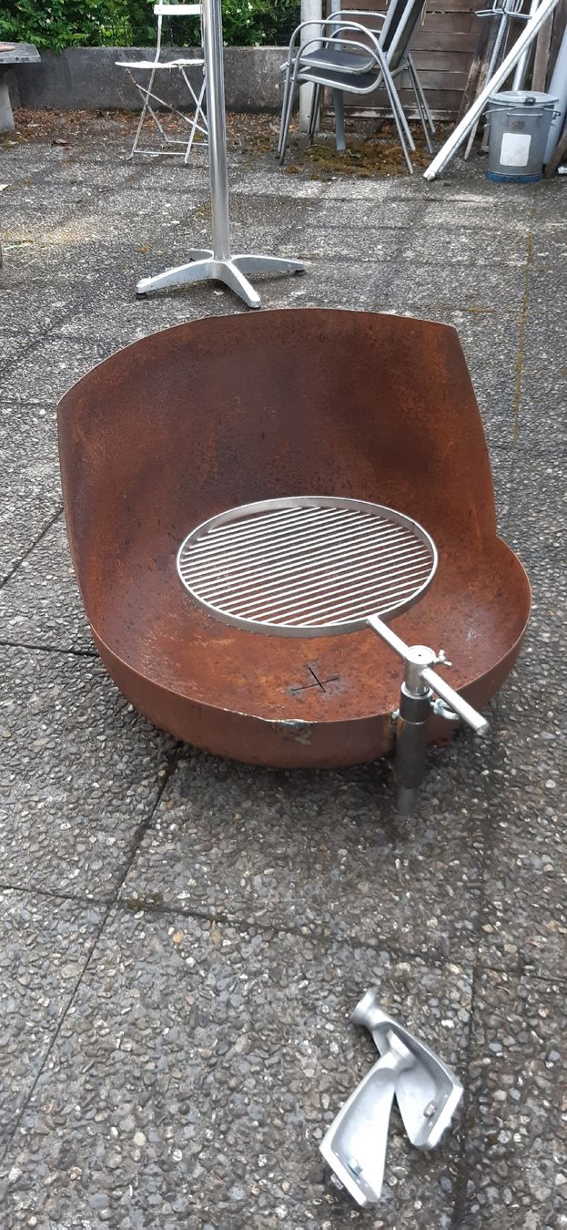Feuerschale: Feuerschale mit Grill – Gebraucht aus Wettingen von Dini1