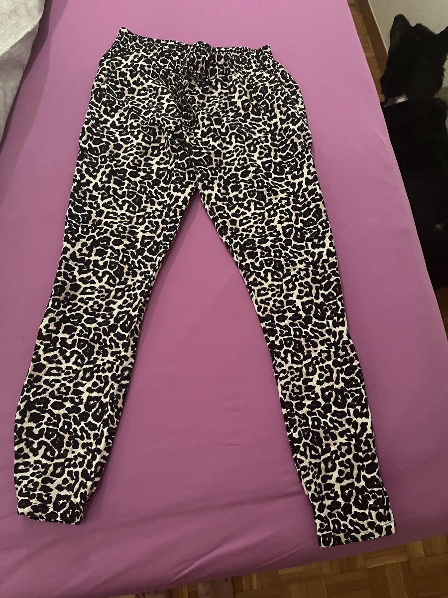 Pantaloni: Leoparden Hose Größe M – Usato da Adliswil venduto da rossoelmare 1
