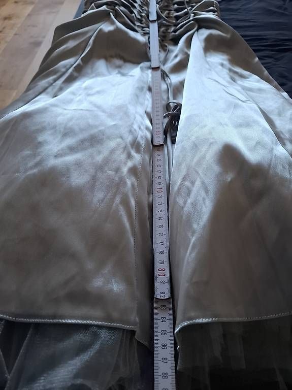Kleider: Silbernes Kleid 38/40 – Gebraucht aus Dielsdorf von cmo_c6hy 2