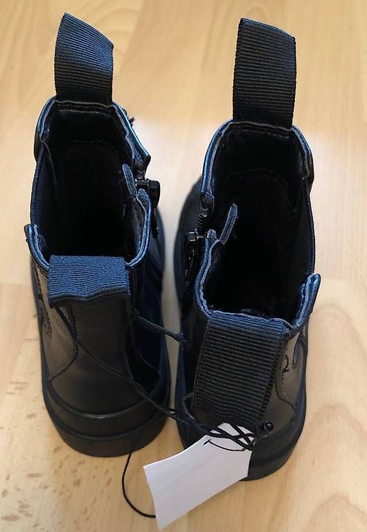 H&M Scarpe per ragazze: Kinderschuhe Gr 25 – Usato da Oberbuchsiten venduto da etr_2jg5 3