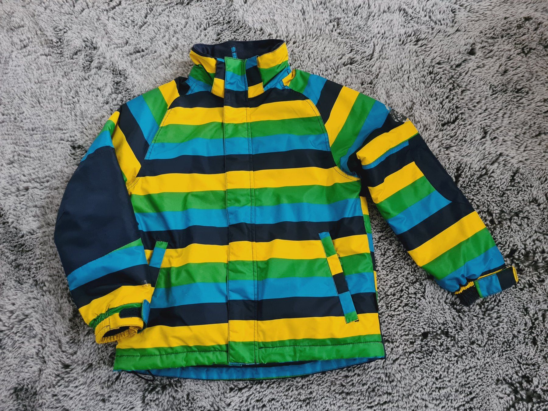 Vestes & Manteaux: Übergangsjacke Gr. 140 – D'occasion à Widnau par KleineHonigblume