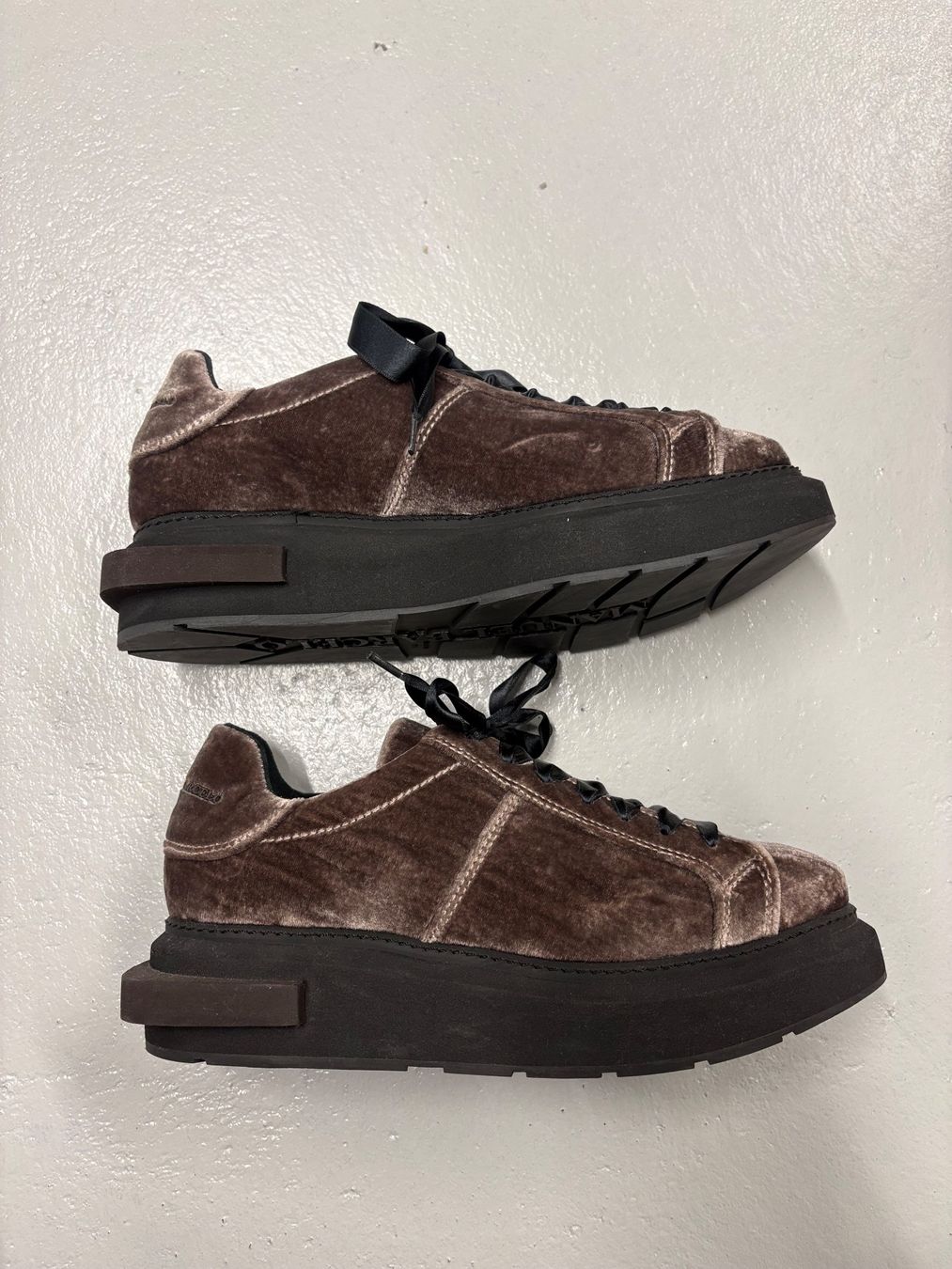 Scarpe da donna: Manuel Barcelo Samt Sneaker Gr. 39 braun Plateau – Nuovo (secondo la descrizione) da Regensdorf venduto da secondchancefashion 6