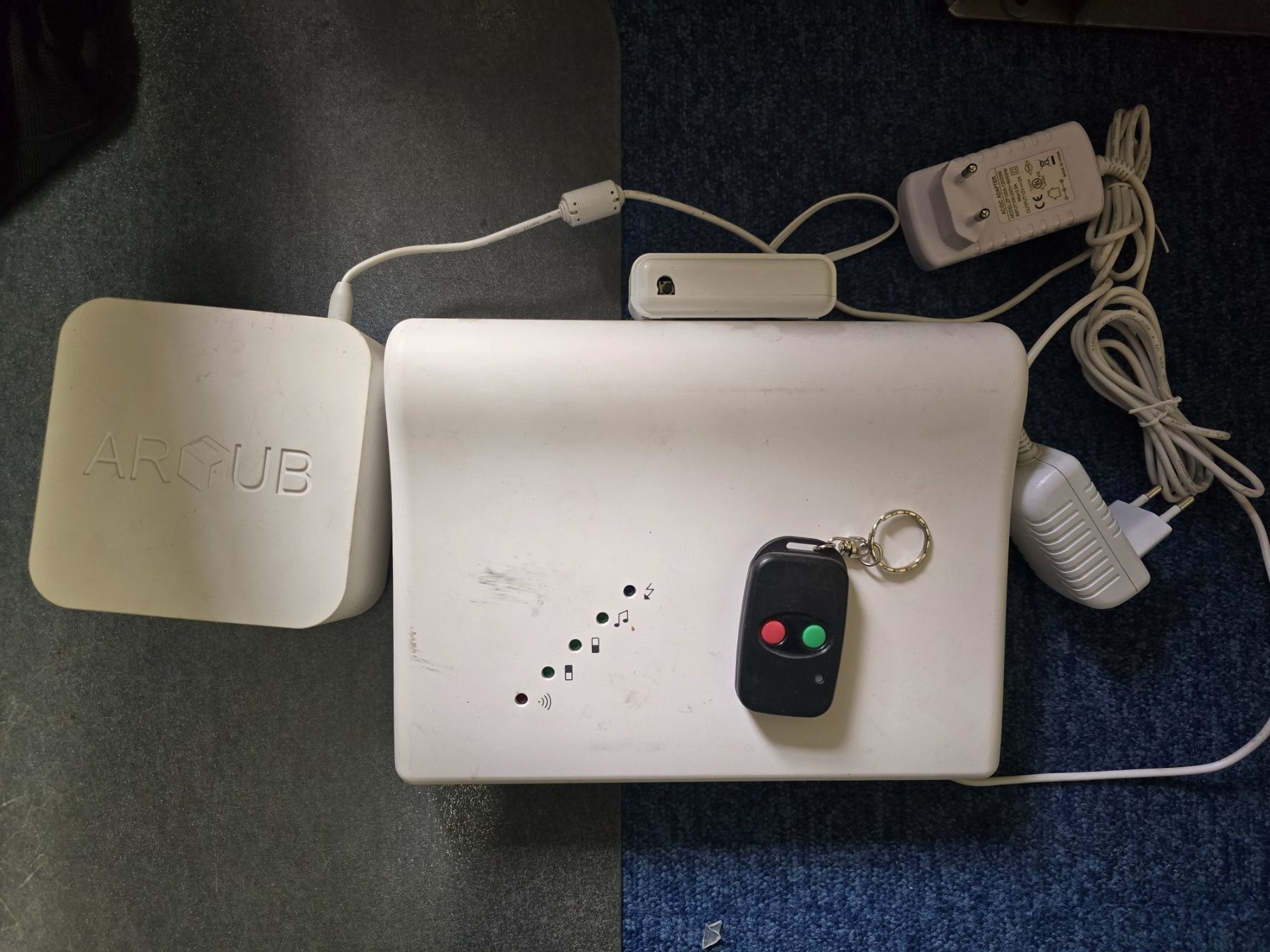 Sistemi d'allarme: Arhub AR6000C Alarmsystem (Swiss Made) – Usato da Wollerau venduto da Pedro1969