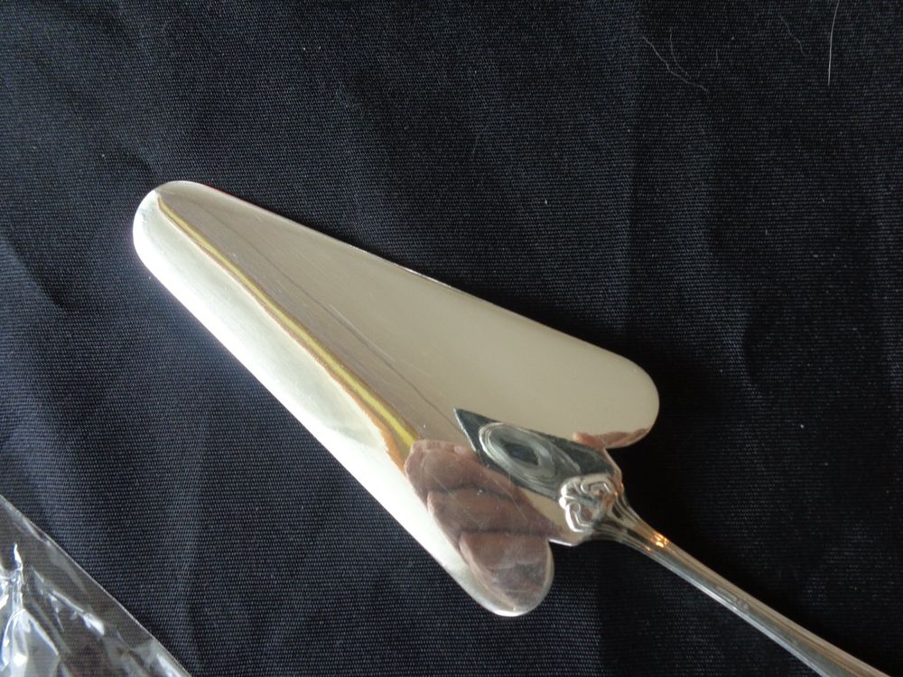 TRES JOLIE PELLE A TARTE EN ARGENT 800 (D'occasion) à Morges pour CHF