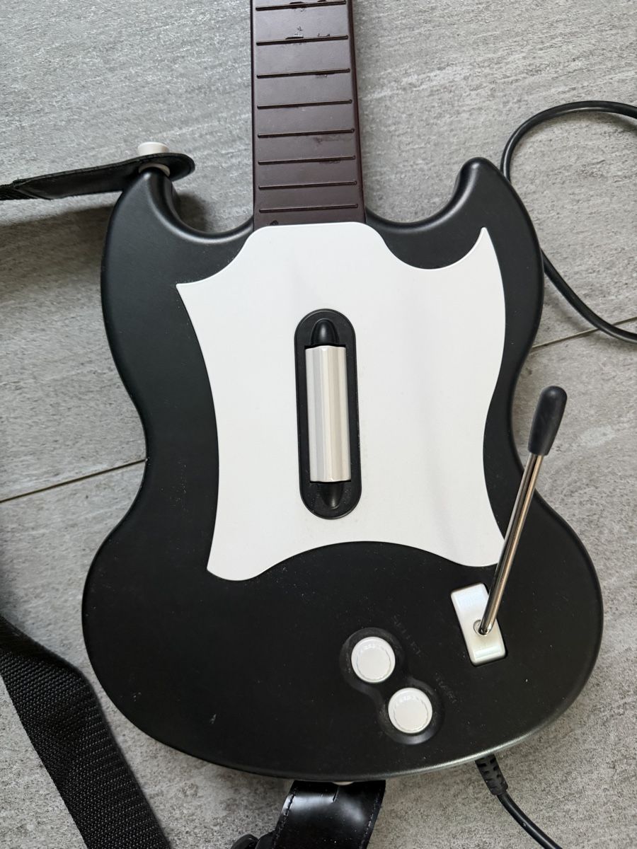 Jeux: Guitar Hero PS2 Guitar – D'occasion à Wettingen par NickInc 2