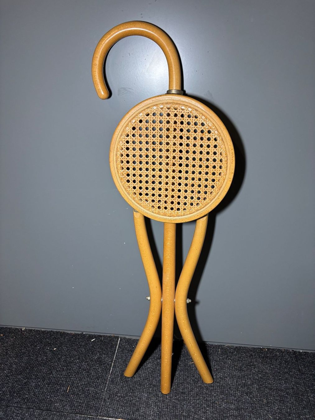 Sgabelli: Thonet Spazierstockhocker Klapphocker Designerstuhl Original – Usato da Hinwil venduto da DaniBachman 1