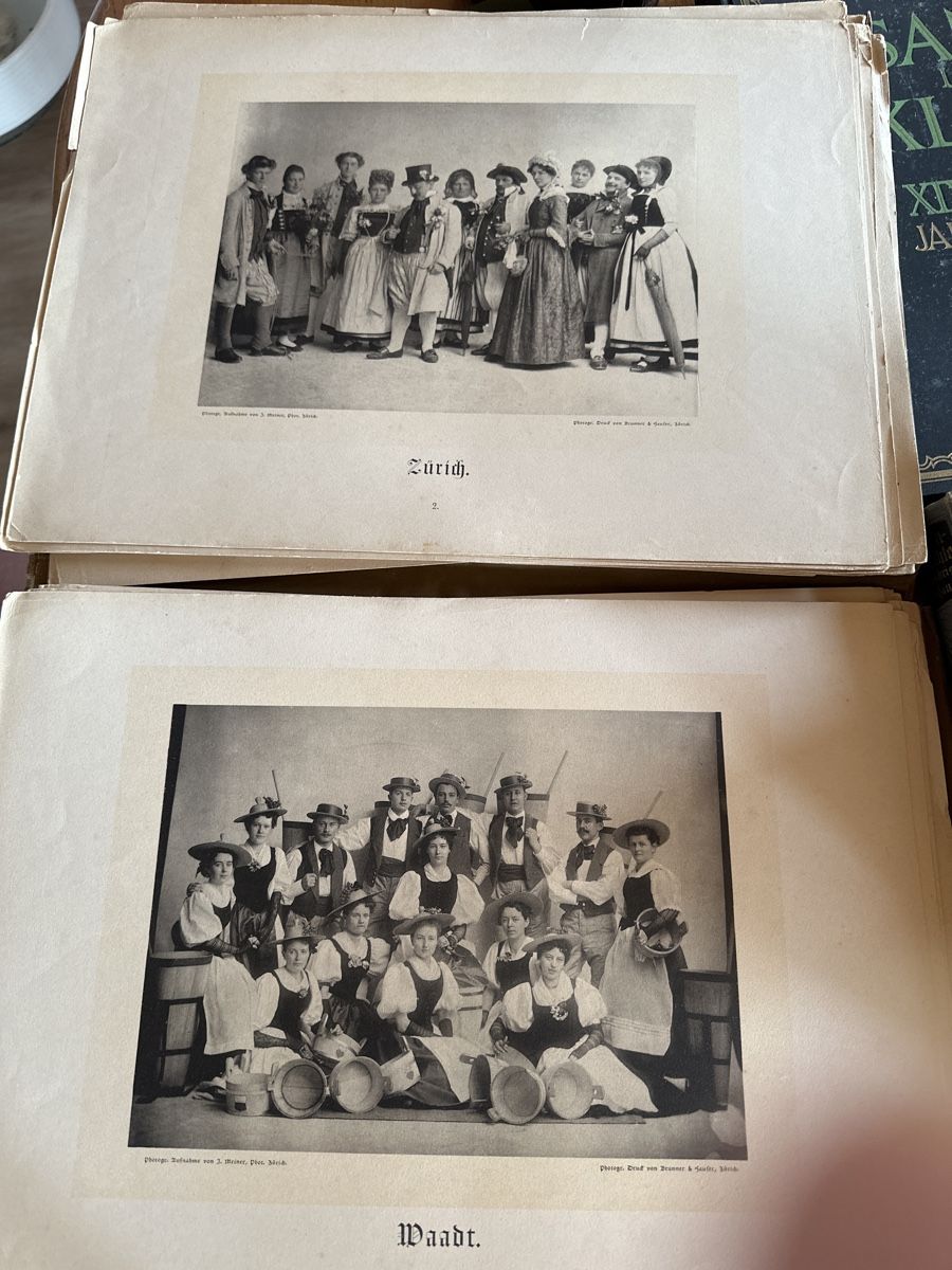 Alben: Antikes Schweizer Trachten-Album, 1896 – Gebraucht aus Frümsen von Katzen0 2