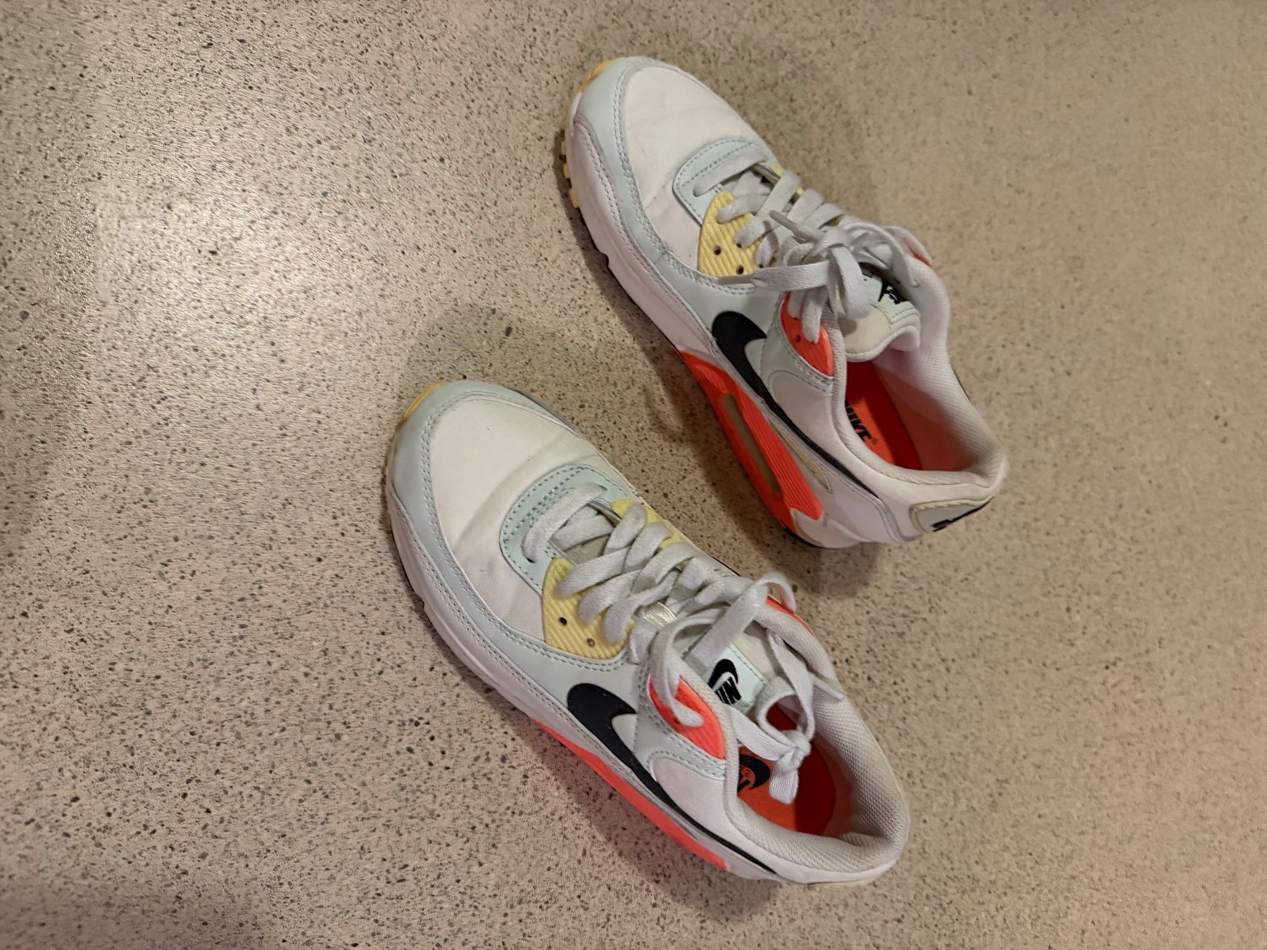 Nike Damenschuhe: Nike Air Max 90, Grösse 38 – Gebraucht aus Schlieren von cor_jgb7 5