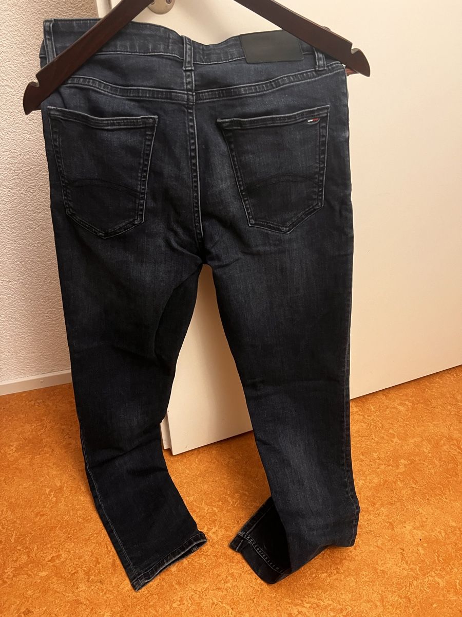 Tommy Hilfiger Jeans: Tommy Jeans Skinny 30/32 – Usato da Thalwil venduto da apudhelvetia 1