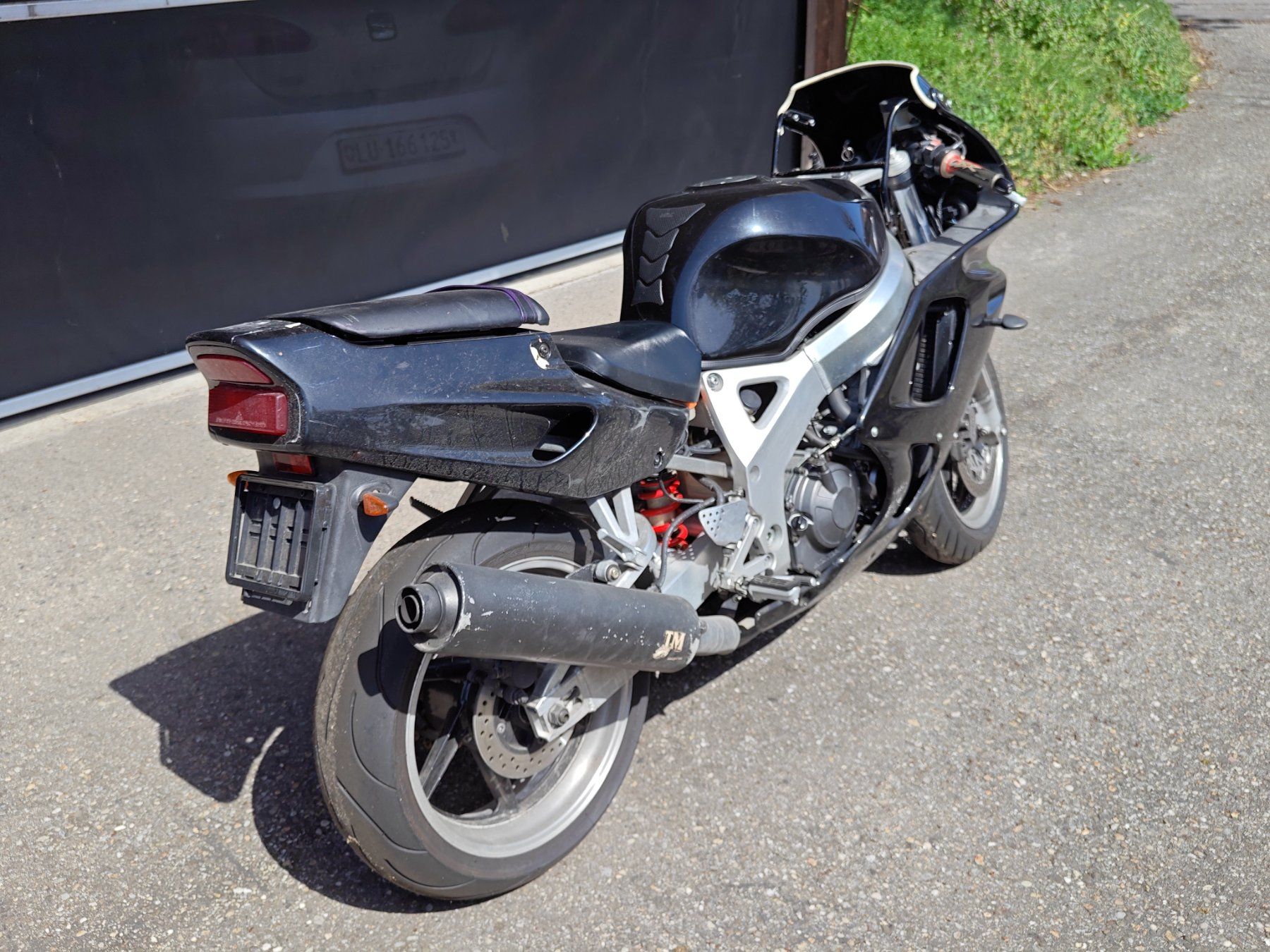 Honda Strada: Honda CBR 900 RR Fireblade SC28 – Usato da Ufhusen venduto da BlackWodka 2
