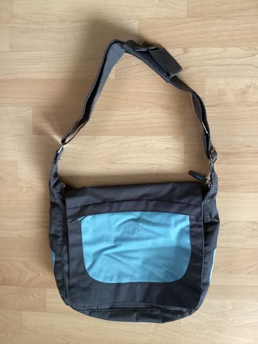 Taschen: Tasche, geräumig, gebraucht  -  siehe ANGEBOT !!! – Gebraucht aus Bad Zurzach von Hibiskus78