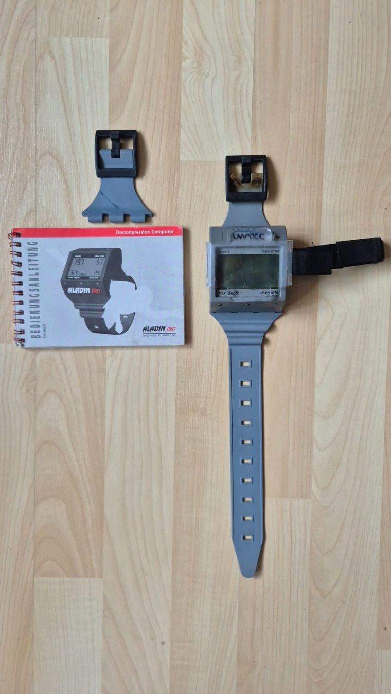 Montres: Uwatec - Aladin Pro Tauchcomputer – Défectueux à Dornach par SolaRich 1