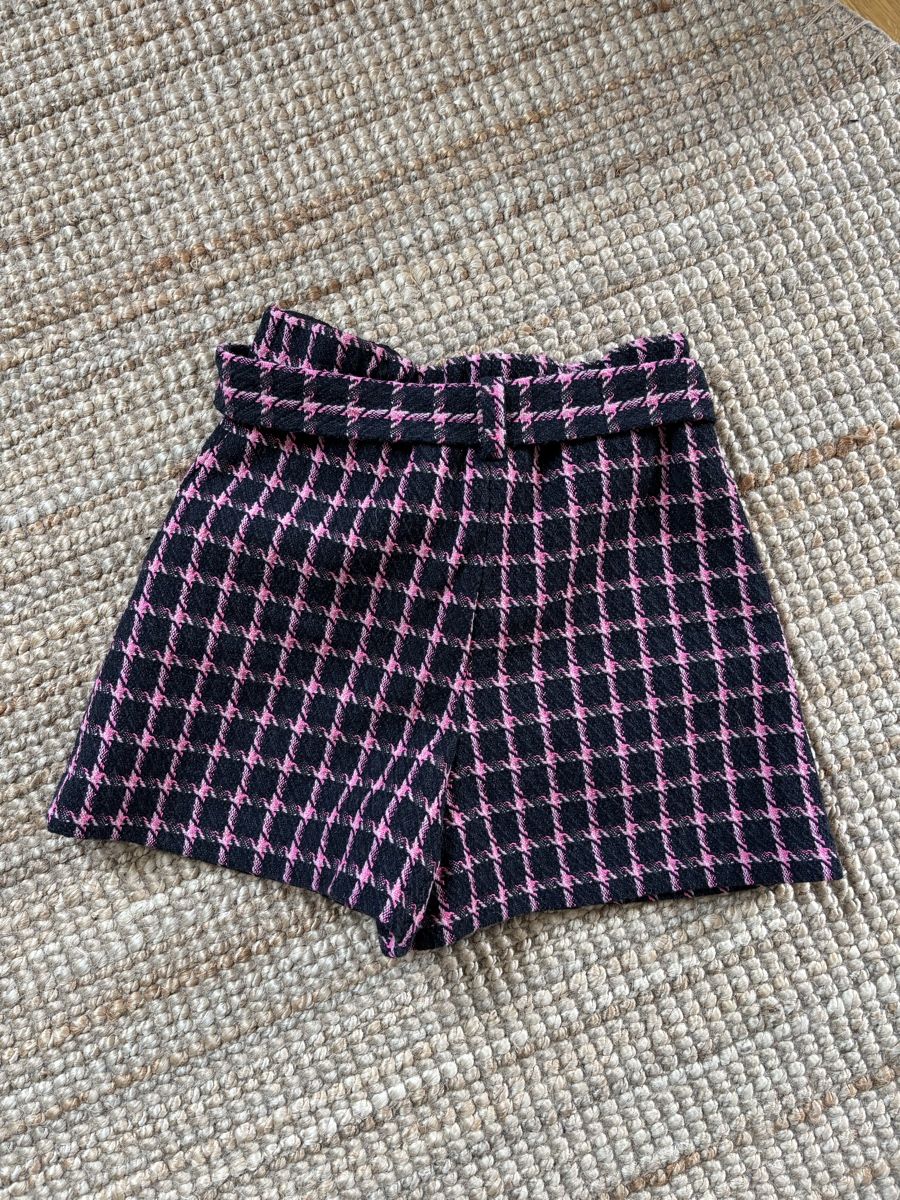 Maje Pantalons: Short Maje – D'occasion à Neuchâtel par cam_lf7y 1