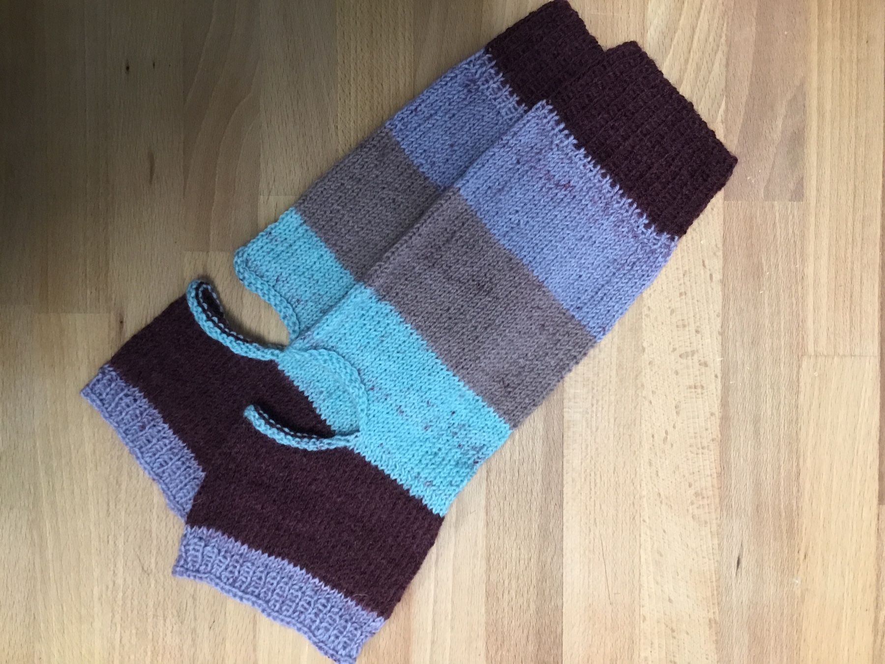 Calze: Yoga Socken handgestrickt, neu – Nuovo (secondo la descrizione) da Arch venduto da Hexenbesen17
