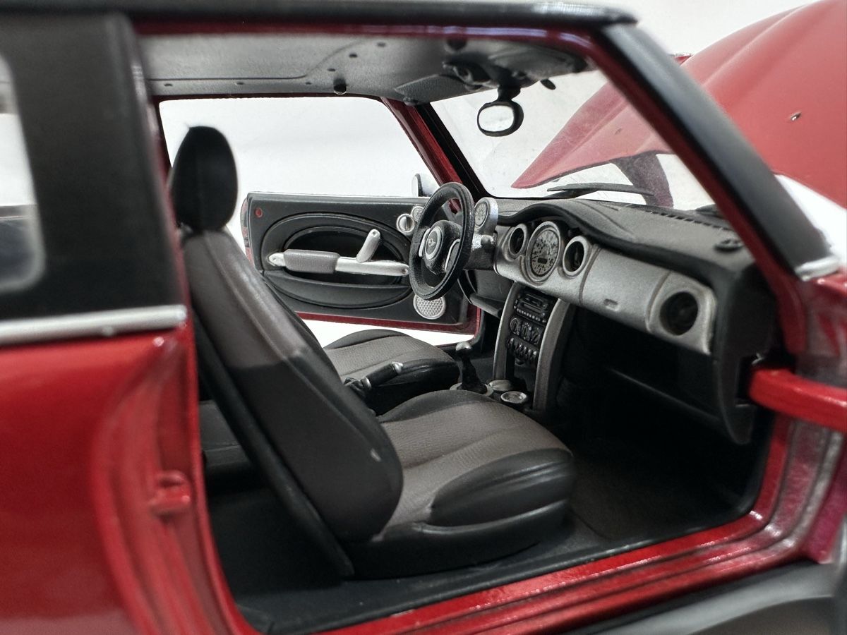 Maisto Modellini d'auto: Mini Cooper 1:18, rot-weiss, MAISTO – Nuovo (secondo la descrizione) da Zofingen venduto da rf9_x2xt 6