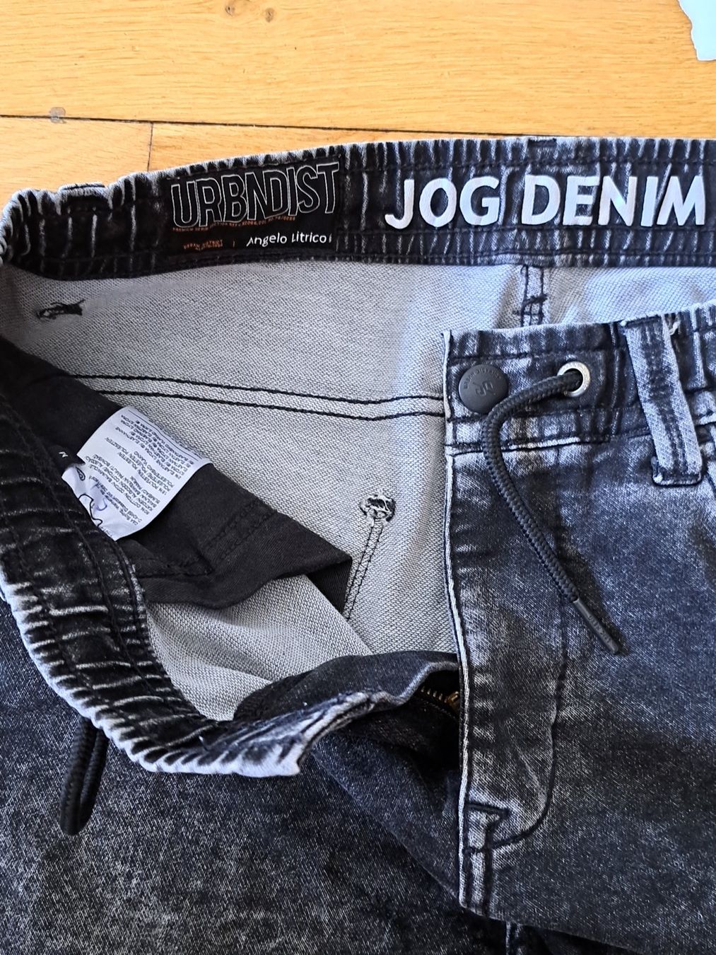 C&A Pantaloni: Kurze Jeans Hose Herren Gr M – Usato da Uitikon Waldegg venduto da Smeragol 1