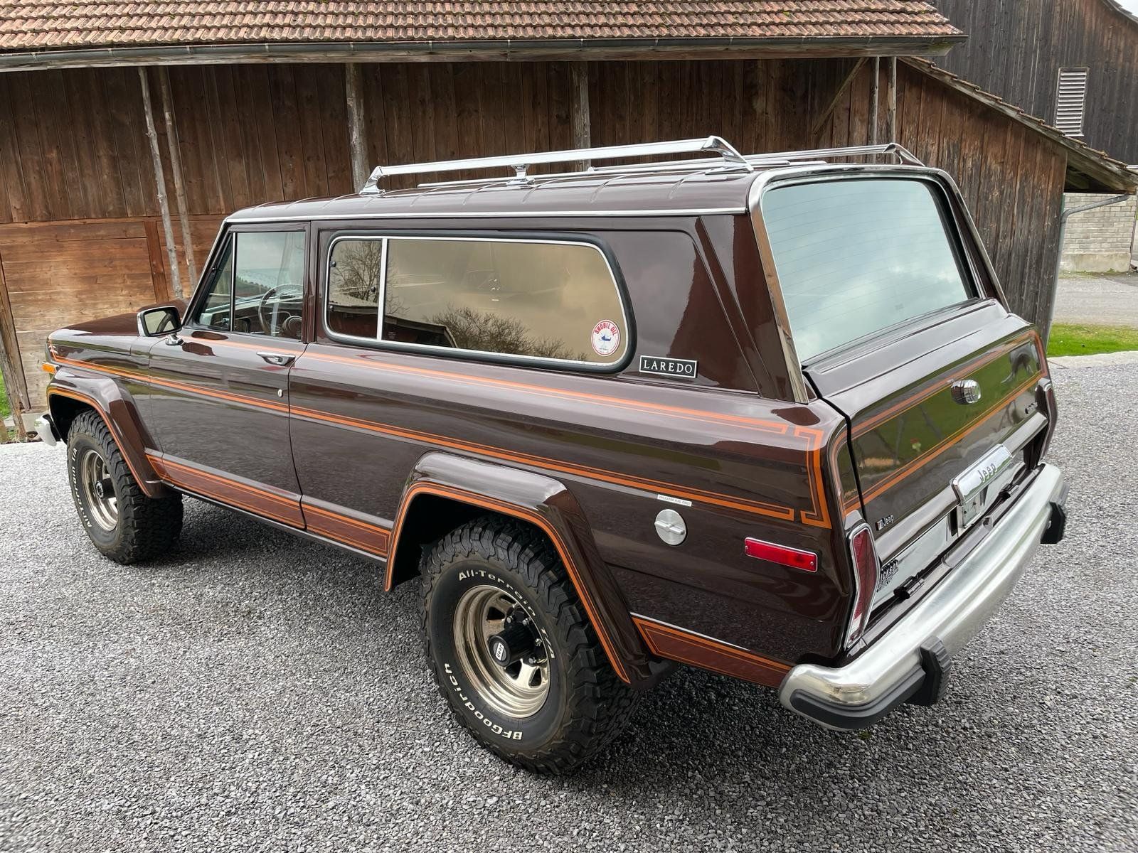 Jeep Automobili: Jeep Cherokee Laredo V8 – Usato da Herrliberg venduto da Imperial1970 9
