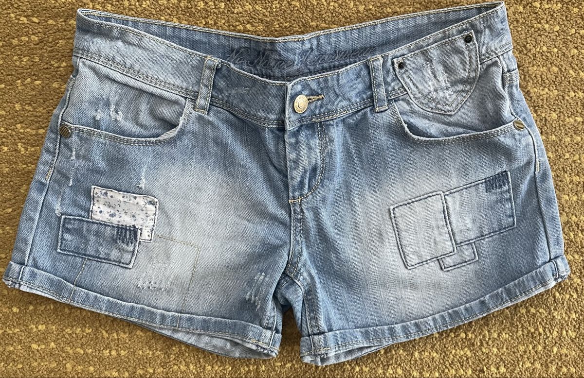 Jeans: Shorts di jeans azzurri taglia M - Perfetti per l'estate! – Gebraucht aus Chiasso von vik_pd2h