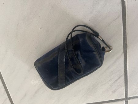 Kleine Tasche dunkelblau defekt und Gebraucht