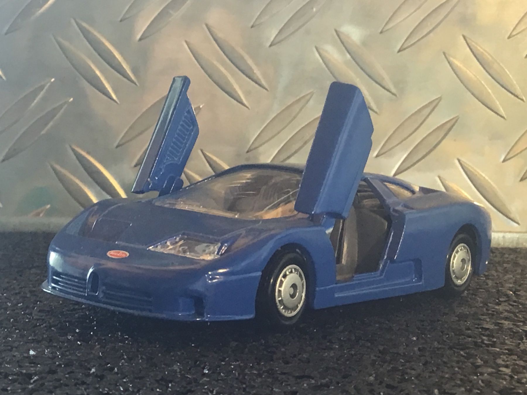 Bugatti Modellini d'auto: MAISTO SUPERCAR COLLECTION BUGATTI EB 110 – Usato da Männedorf venduto da Spezial-Modelle