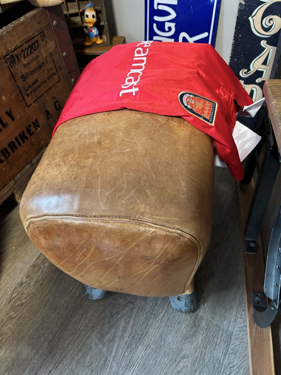 Sgabelli: Vintage Turnbock / Lederhocker, mit Rollen – Usato da Staufen venduto da timelessvintage 3