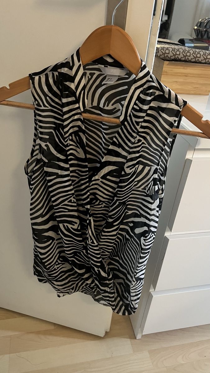 H&M Camicette: H&M Bluse. Größe S – Usato da Bern venduto da PrettyLittleWindow